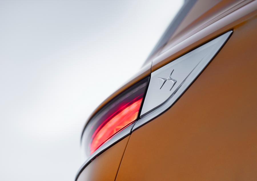 Детали экстерьера DS 7 Crossback (X74) 2017 года  (WW) (фото 6 из 81)